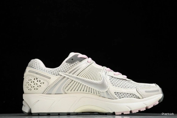 Vomero White 5 Pack Pink Zoom FN3695-001 Nike 520 0918
